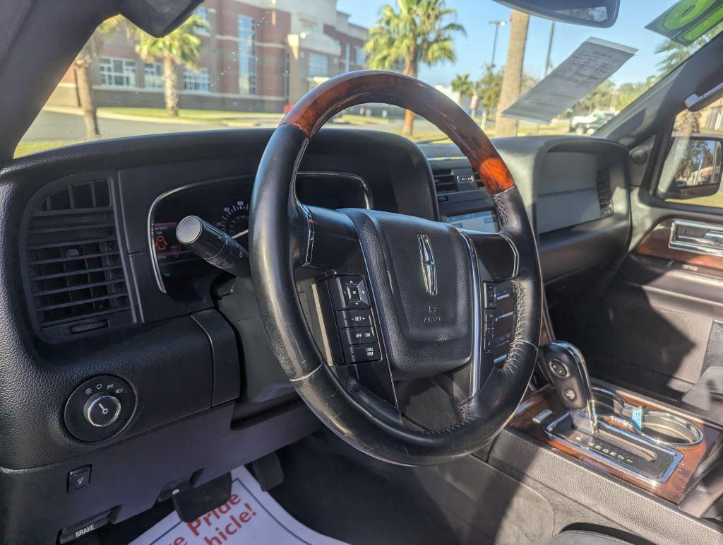 2016 Lincoln Navigator - $14,995